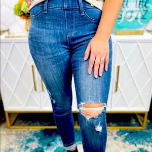 Judy Blue distressed jeggings size 7